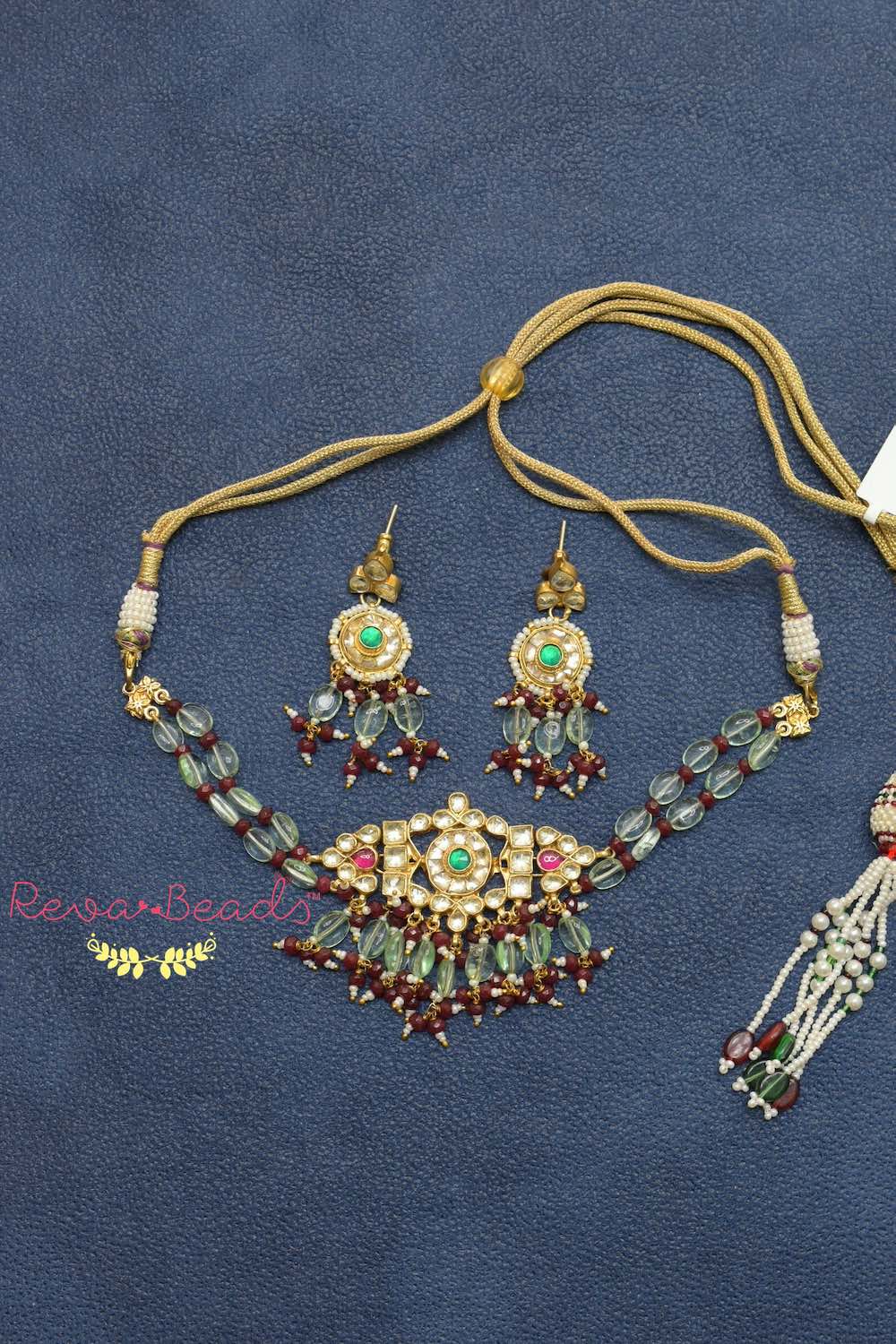 chik kundan choker set