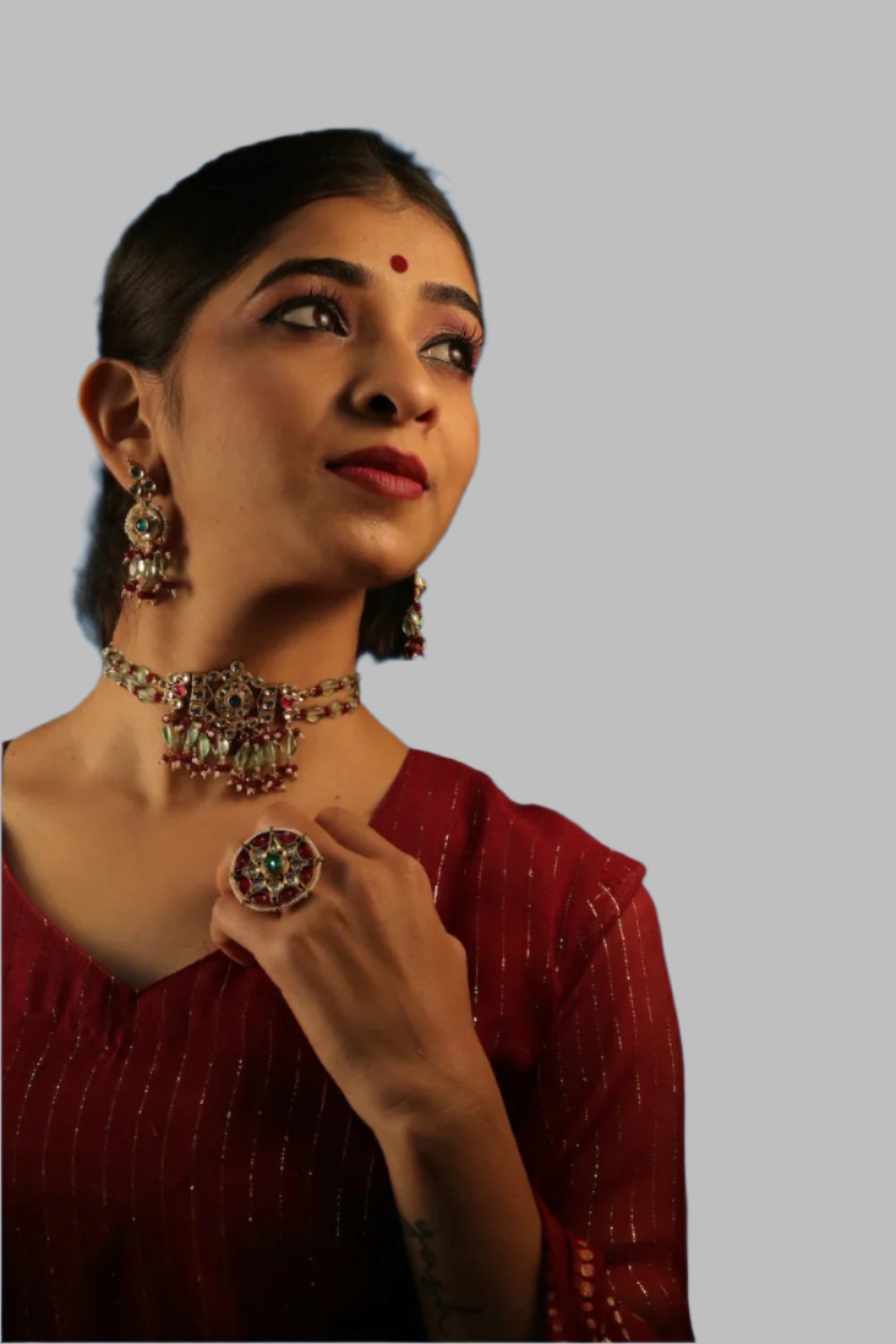 delicaate kundan choker
