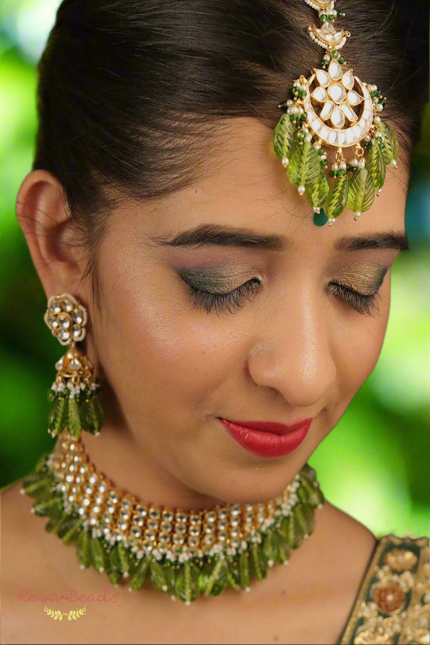 parrot green necklace