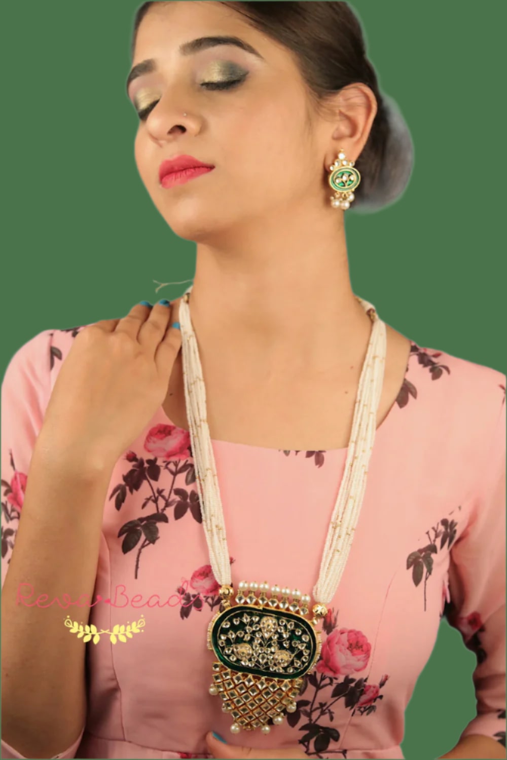 green white necklace set