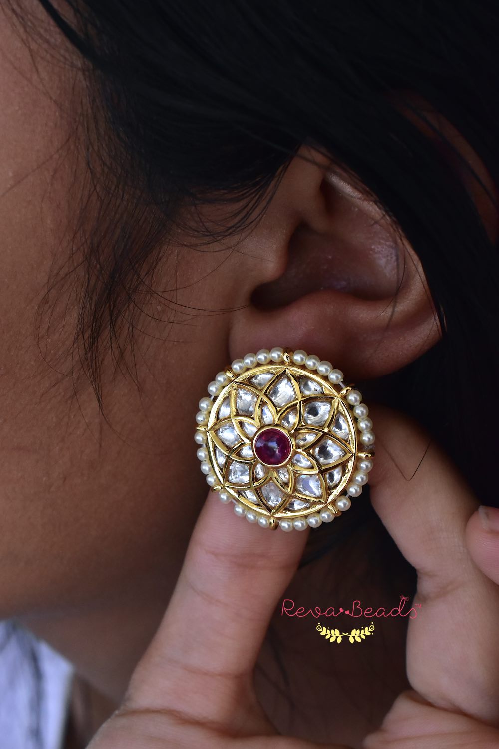 delicate kundan earrings
