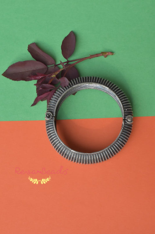 openable silver kada