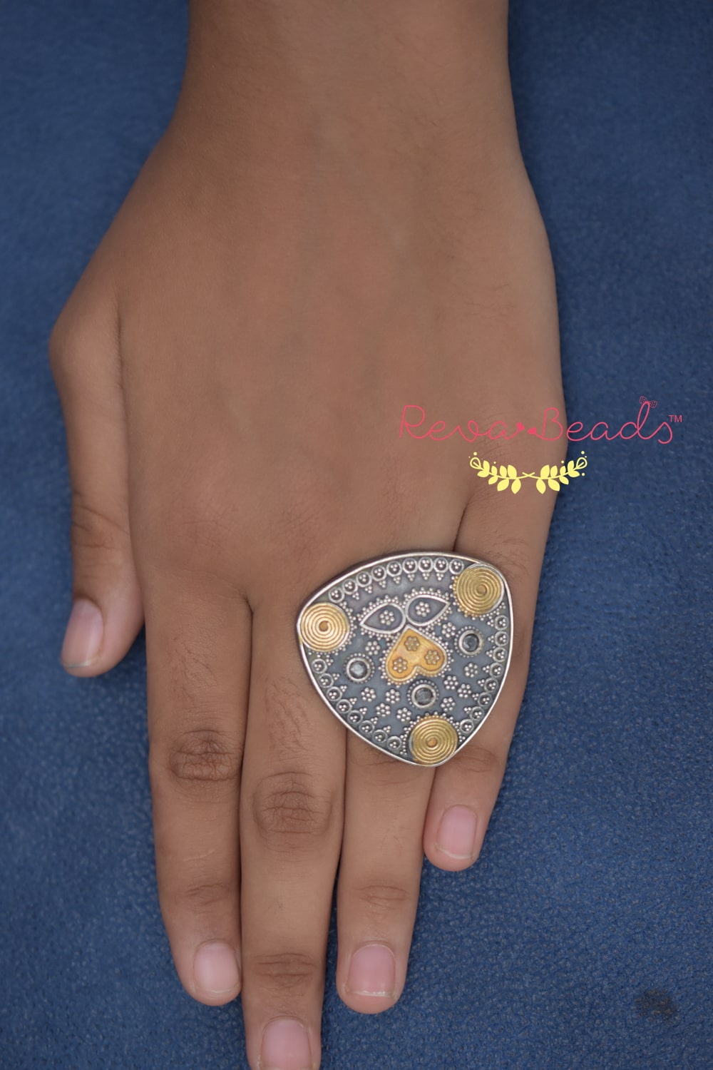 silver look alike finger ring