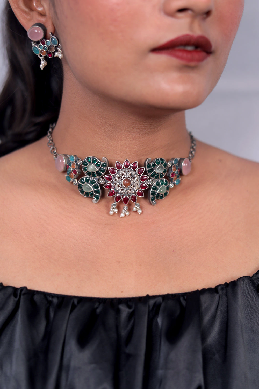 navratna silver choker