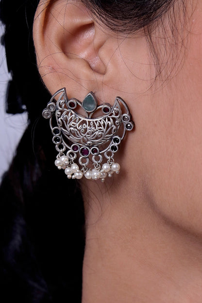 Tribal stud earrings trse230478
