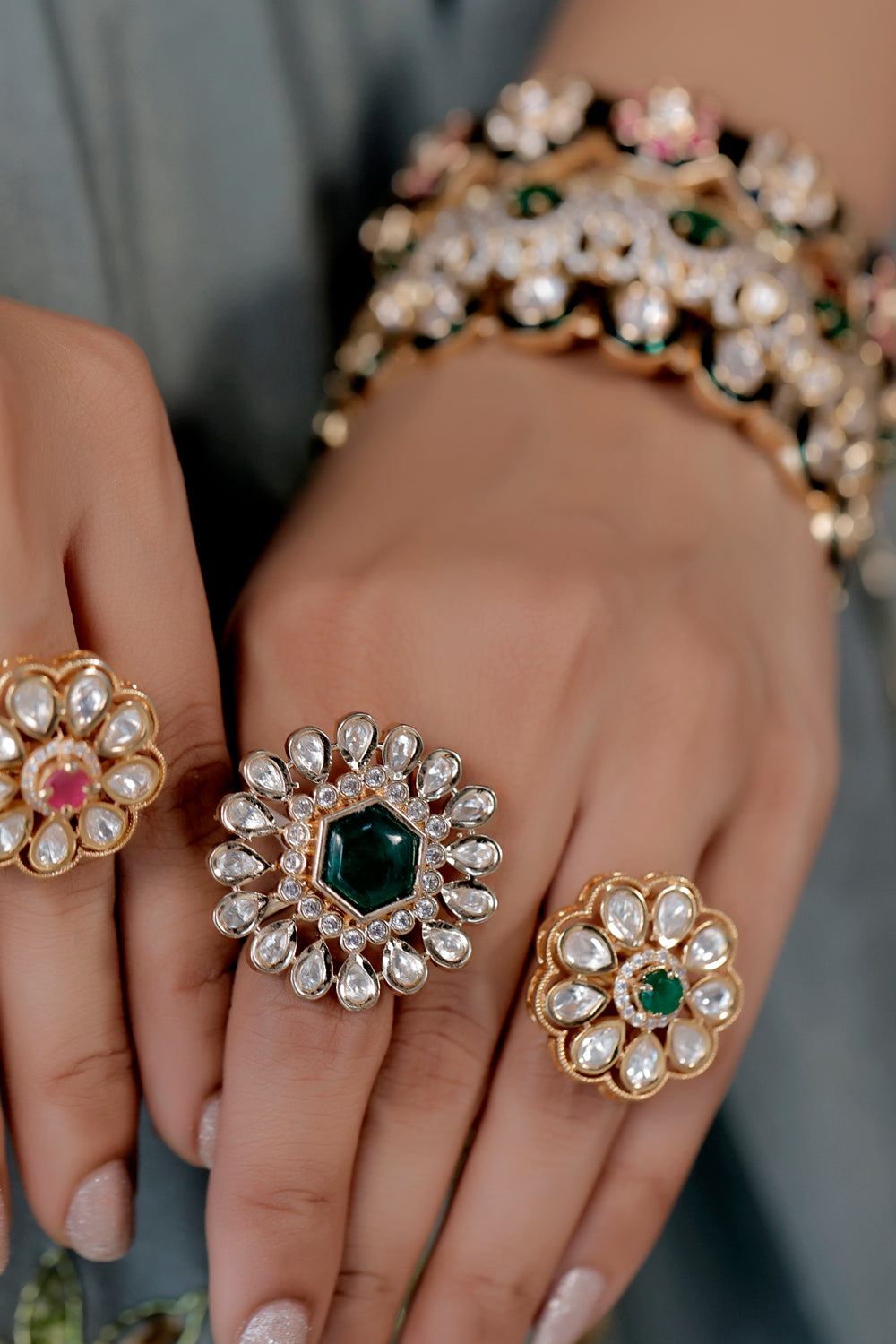 tyaani kundan big finger ring
