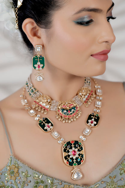 holdali necklace set