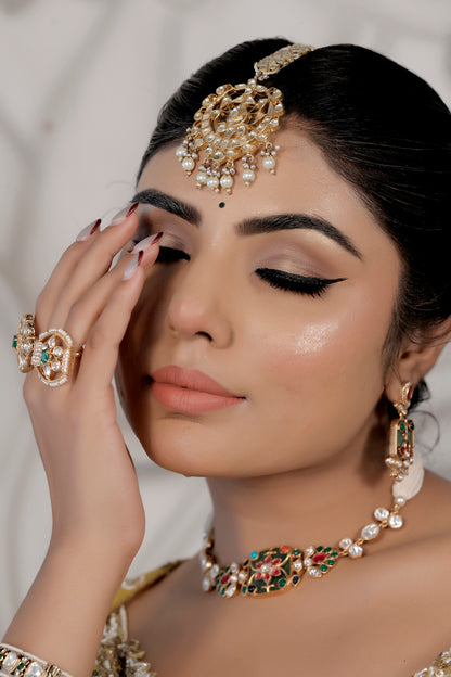 delicate kundan jewellery for siders