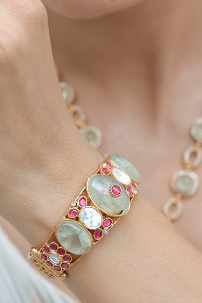 semi-precious stone kundan antique gold bracelet 240334