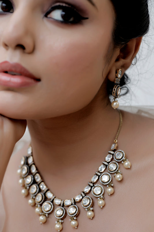 victorian polish pearl kundan choker set