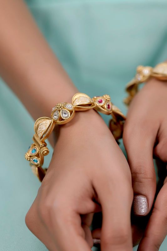 gold polish kada