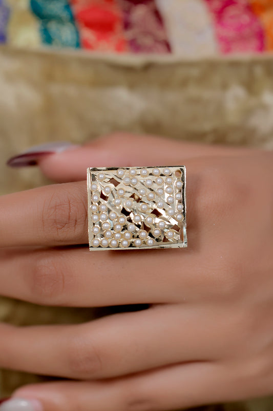 pearl finger ring
