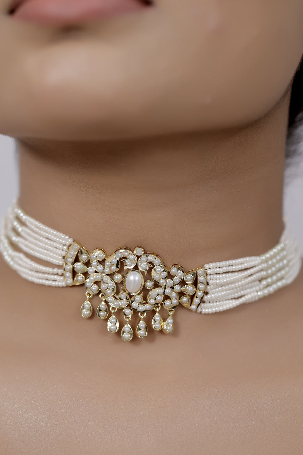 delicate jadau choker