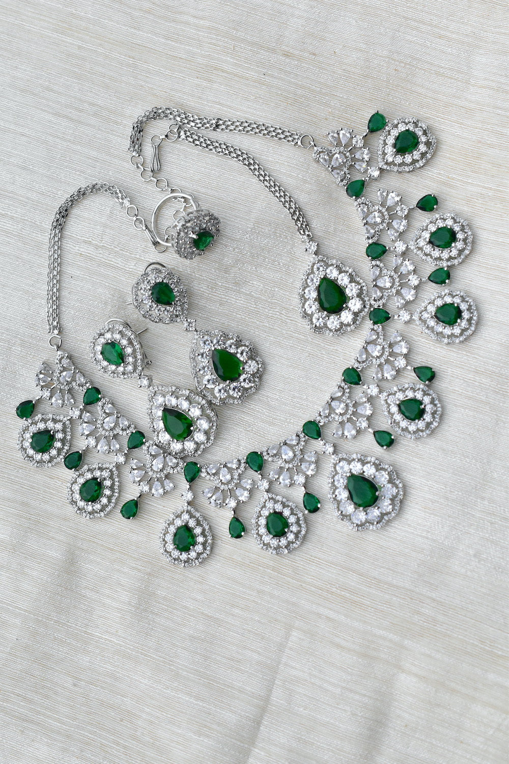 complete bridal neckpiece