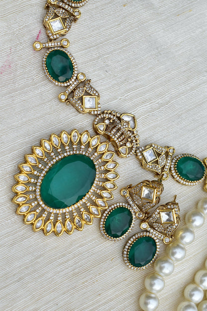 green stone necklace