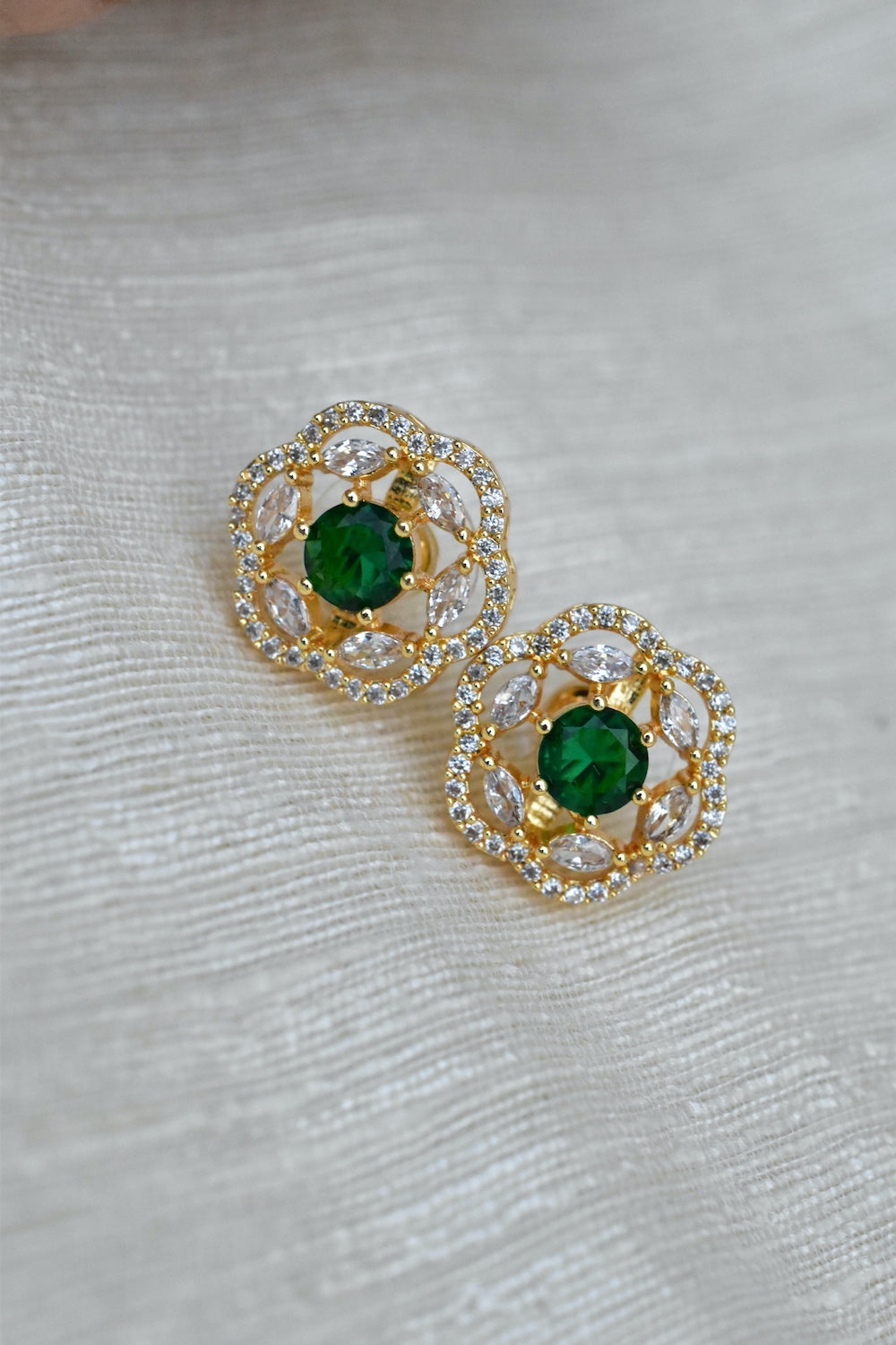 diamond gold small studs