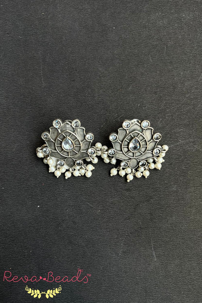 Tribal stud earrings trse230328