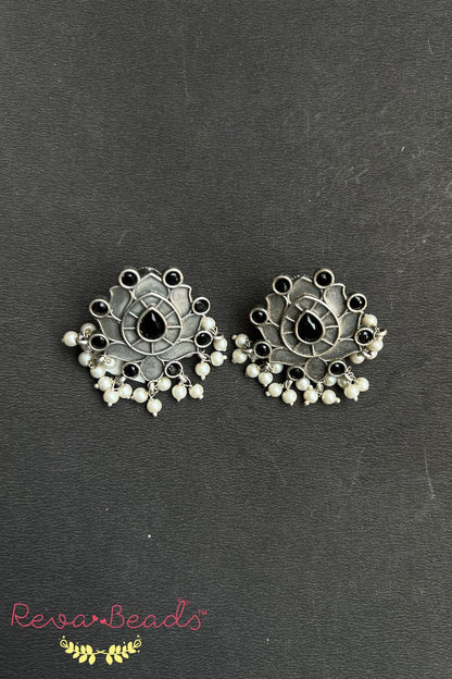 Tribal stud earrings trse230328