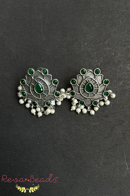 Tribal stud earrings trse230328