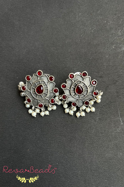 Tribal stud earrings trse230328