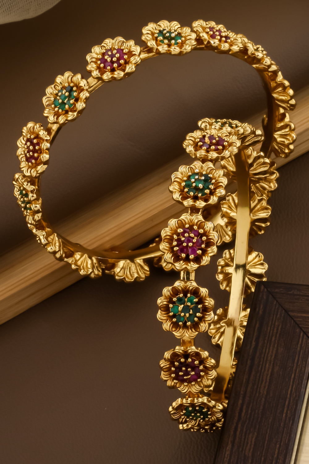 temple gold bangle