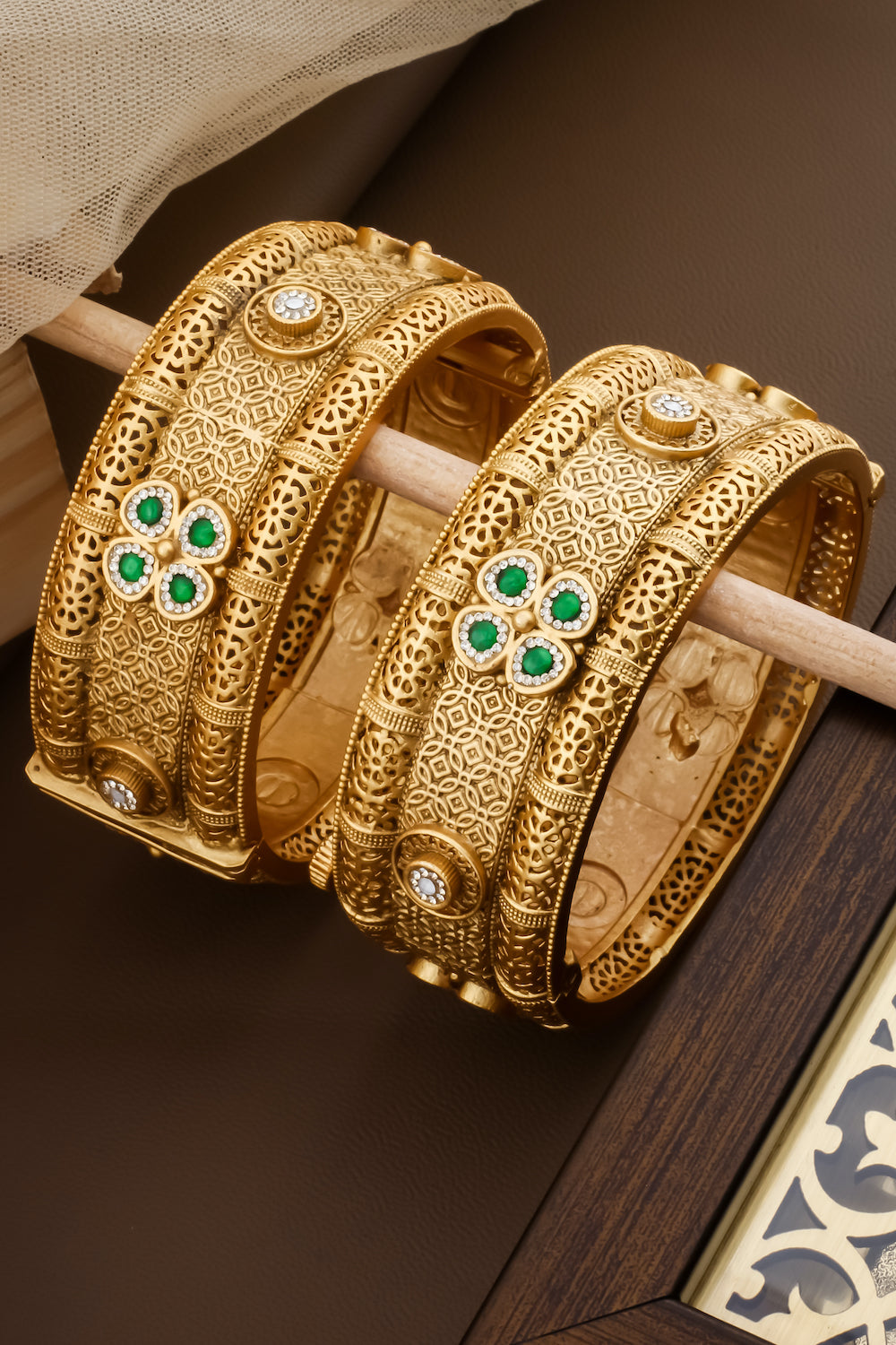 broad antique gold kada