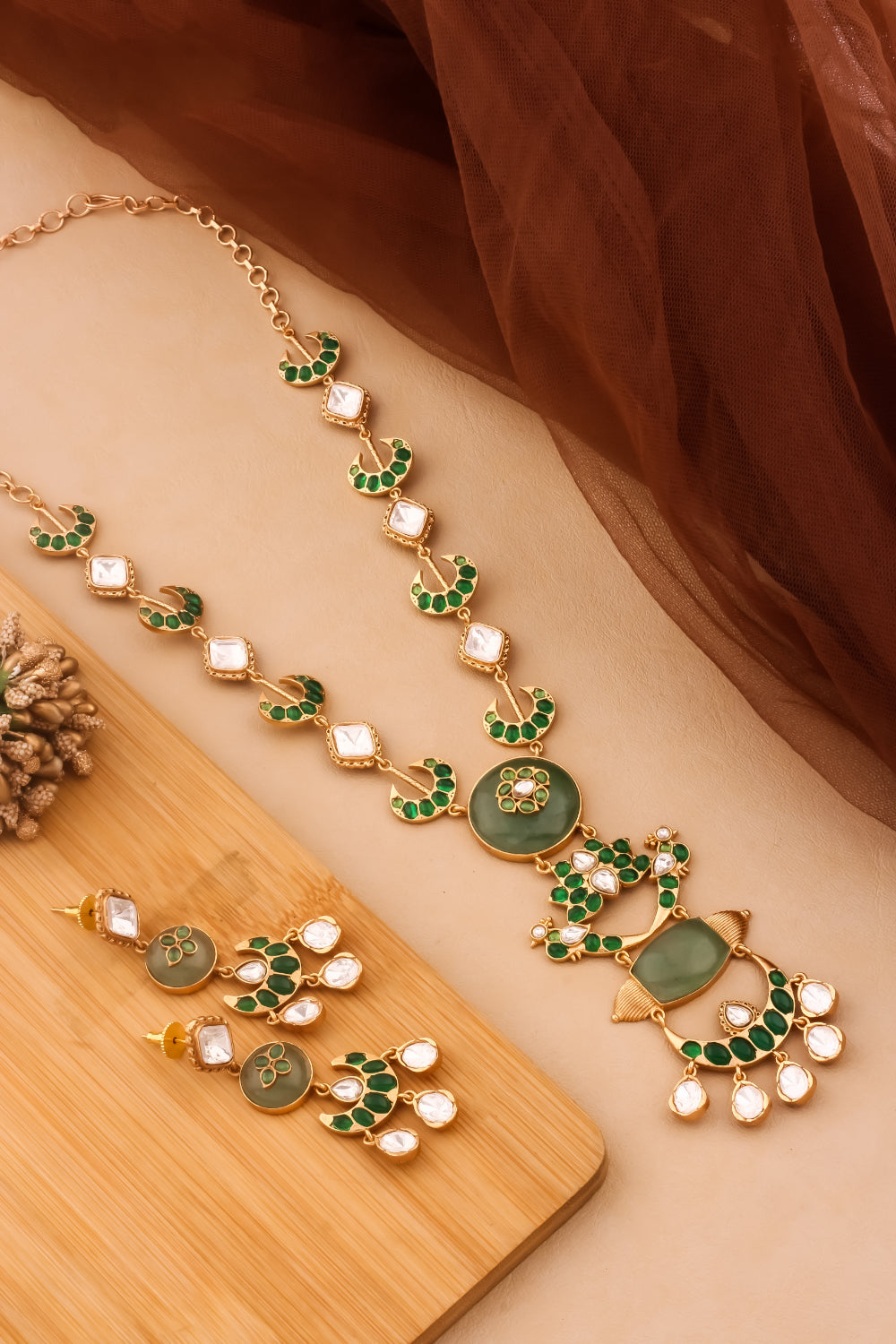 emerald green necklace