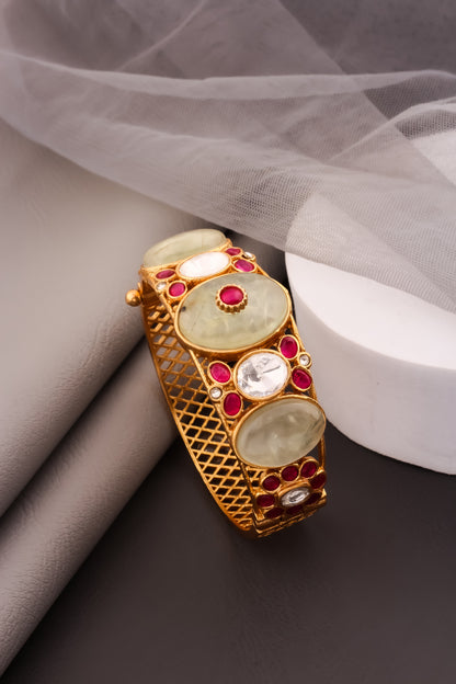 semi-precious stone kundan antique gold bracelet 240334