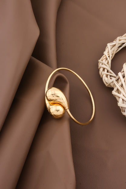 minimal gold bracelet