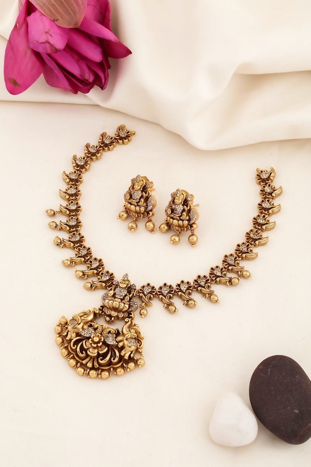 godess lakshmi temple necklace