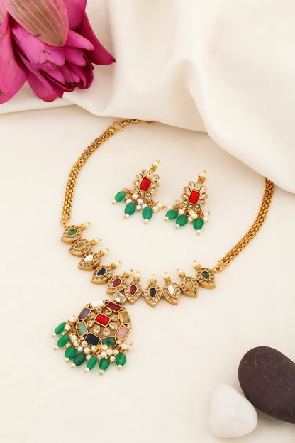 navratna short necklace