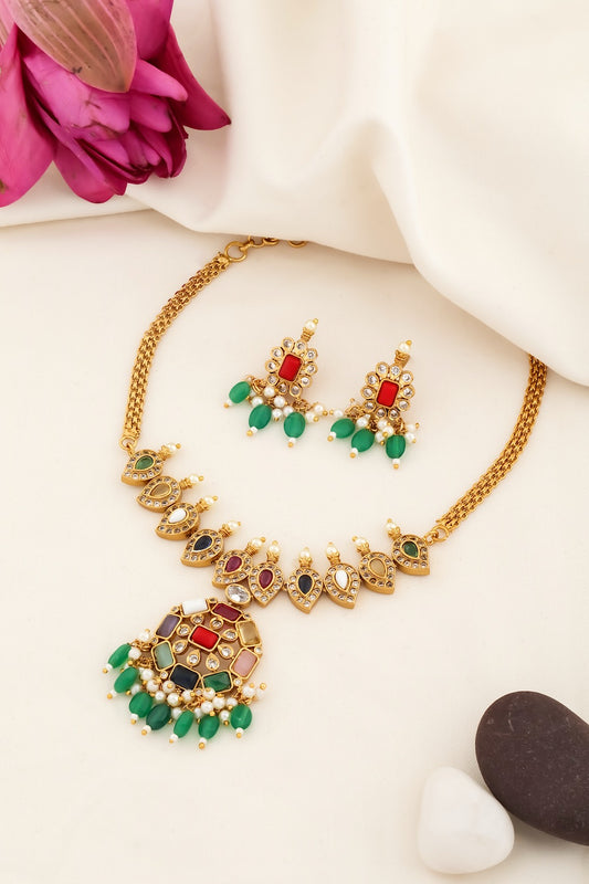navratna short necklace