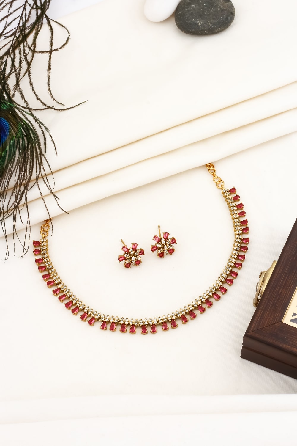 red necklaces set