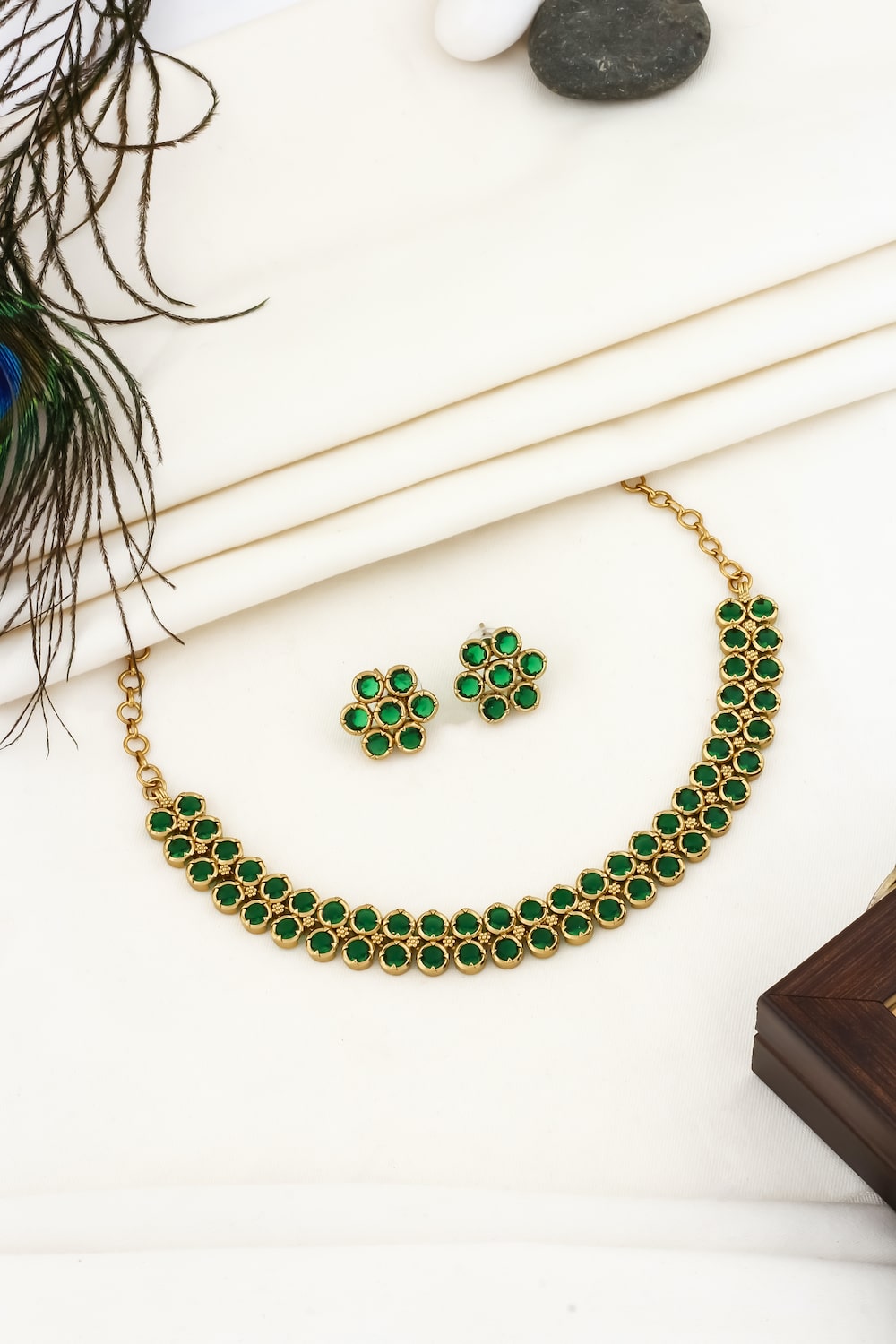 emerald choker set