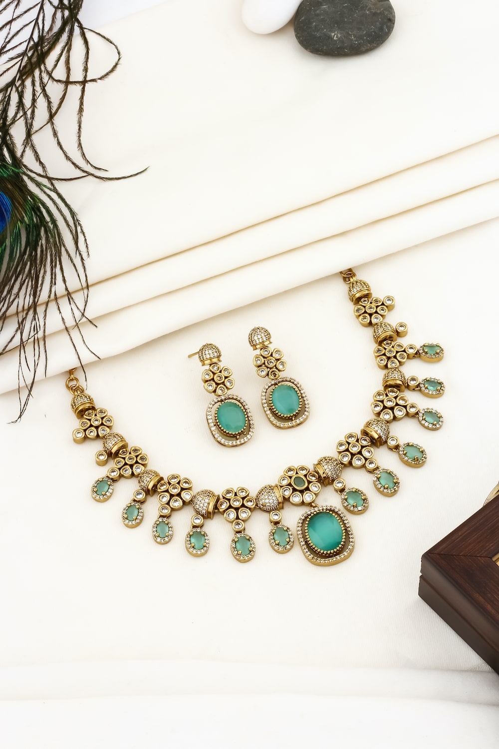mint choker