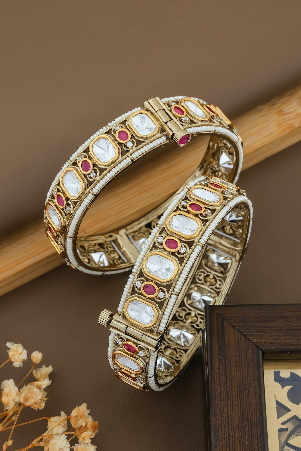 mehendi polish tyaani bangle