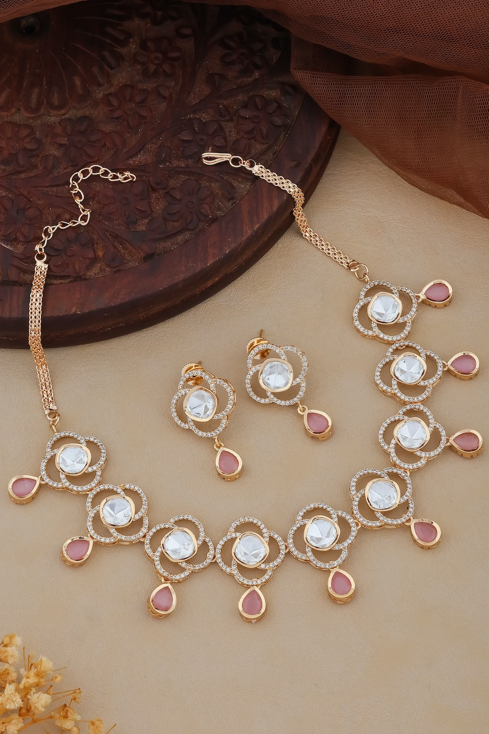 pink kundan