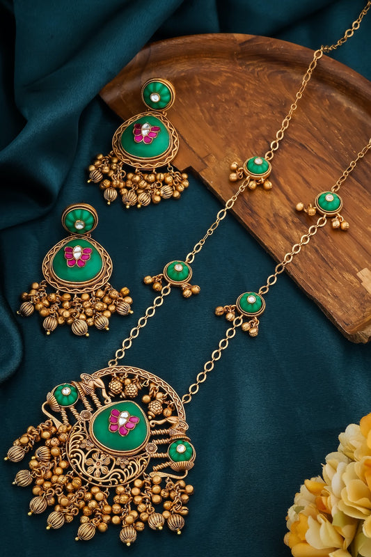 light green stone inlay