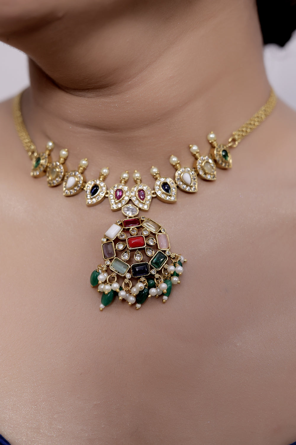 navratna short necklace