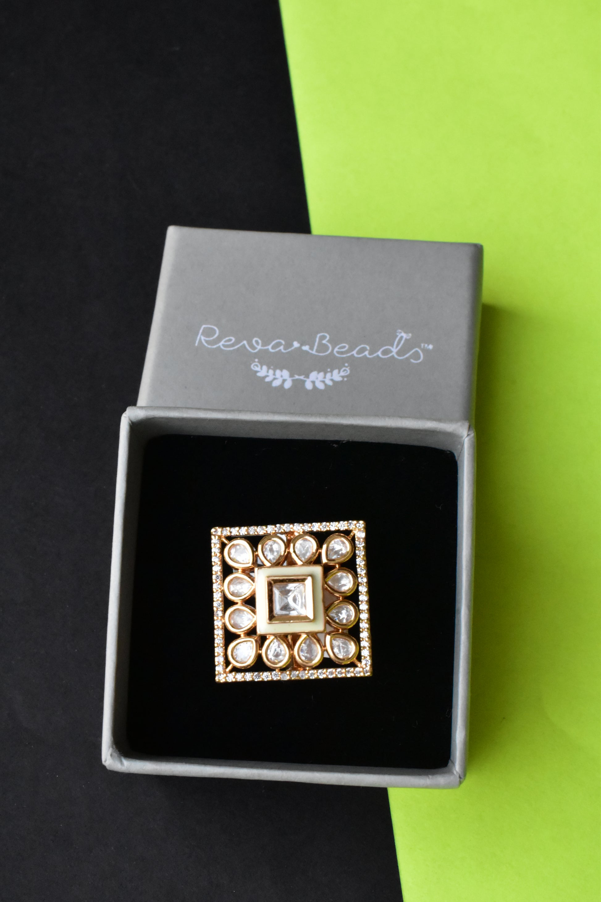 white kundan finger ring