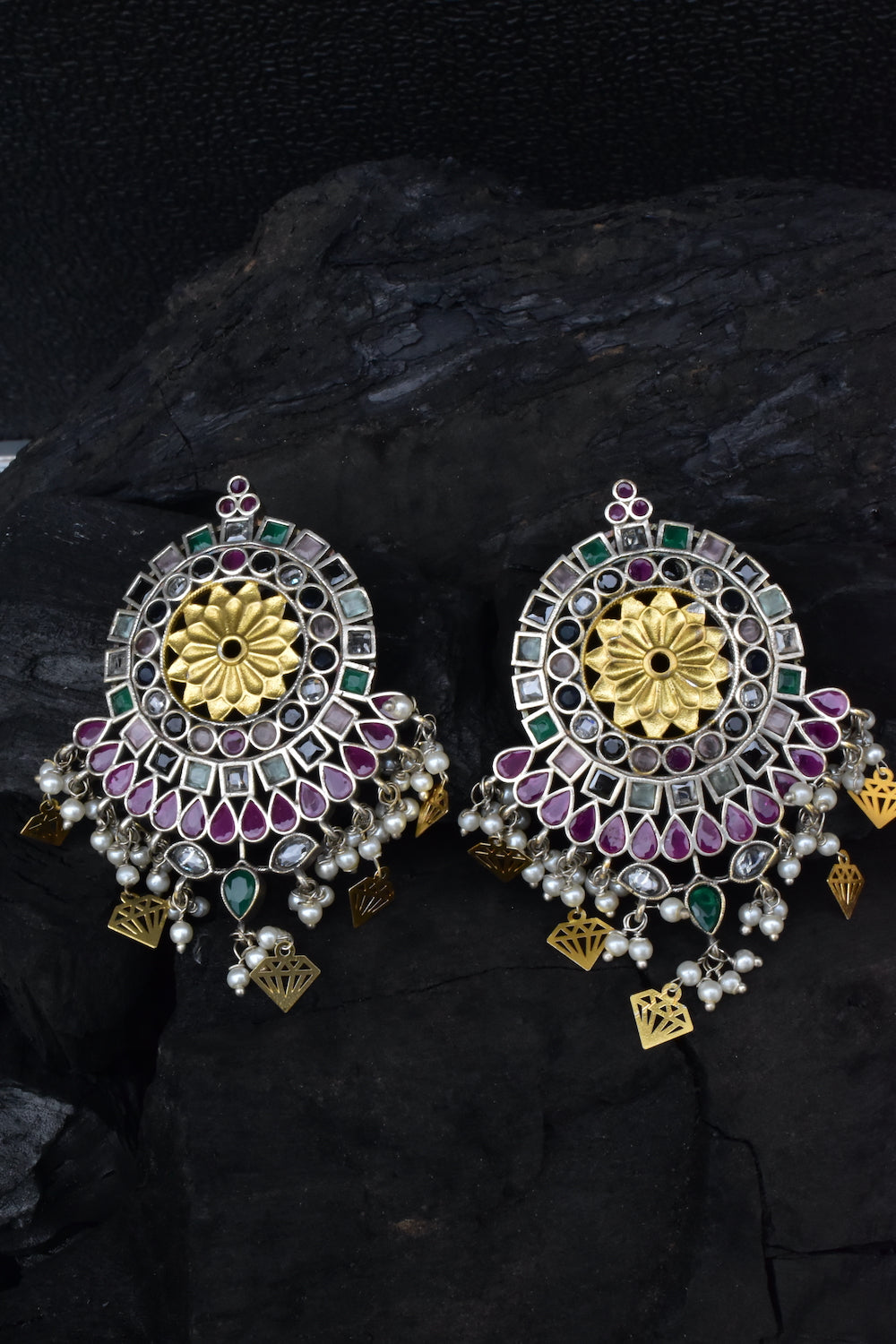 Tribal stud earrings trse230382