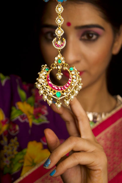 kundan maang tika
