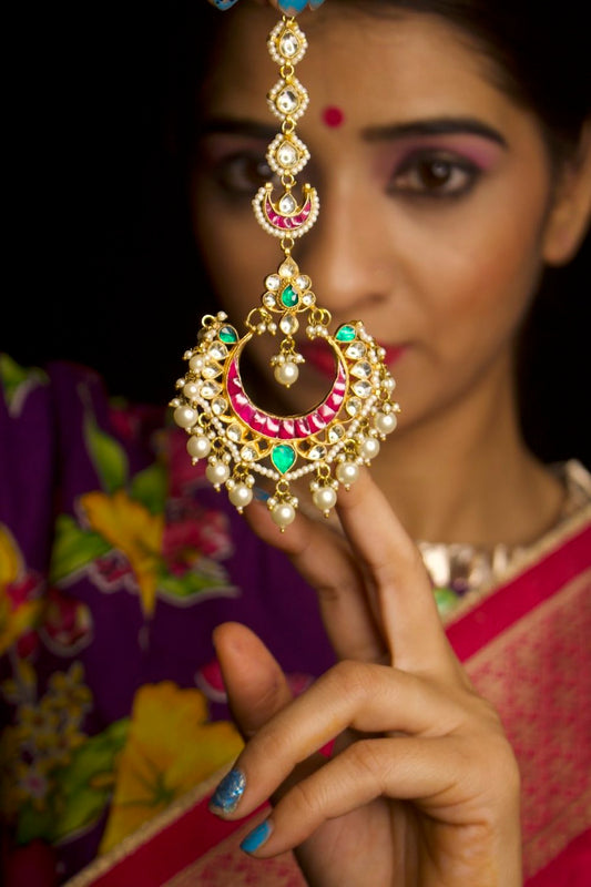 kundan maang tika