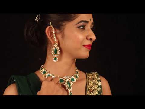 emerald necklace earrings