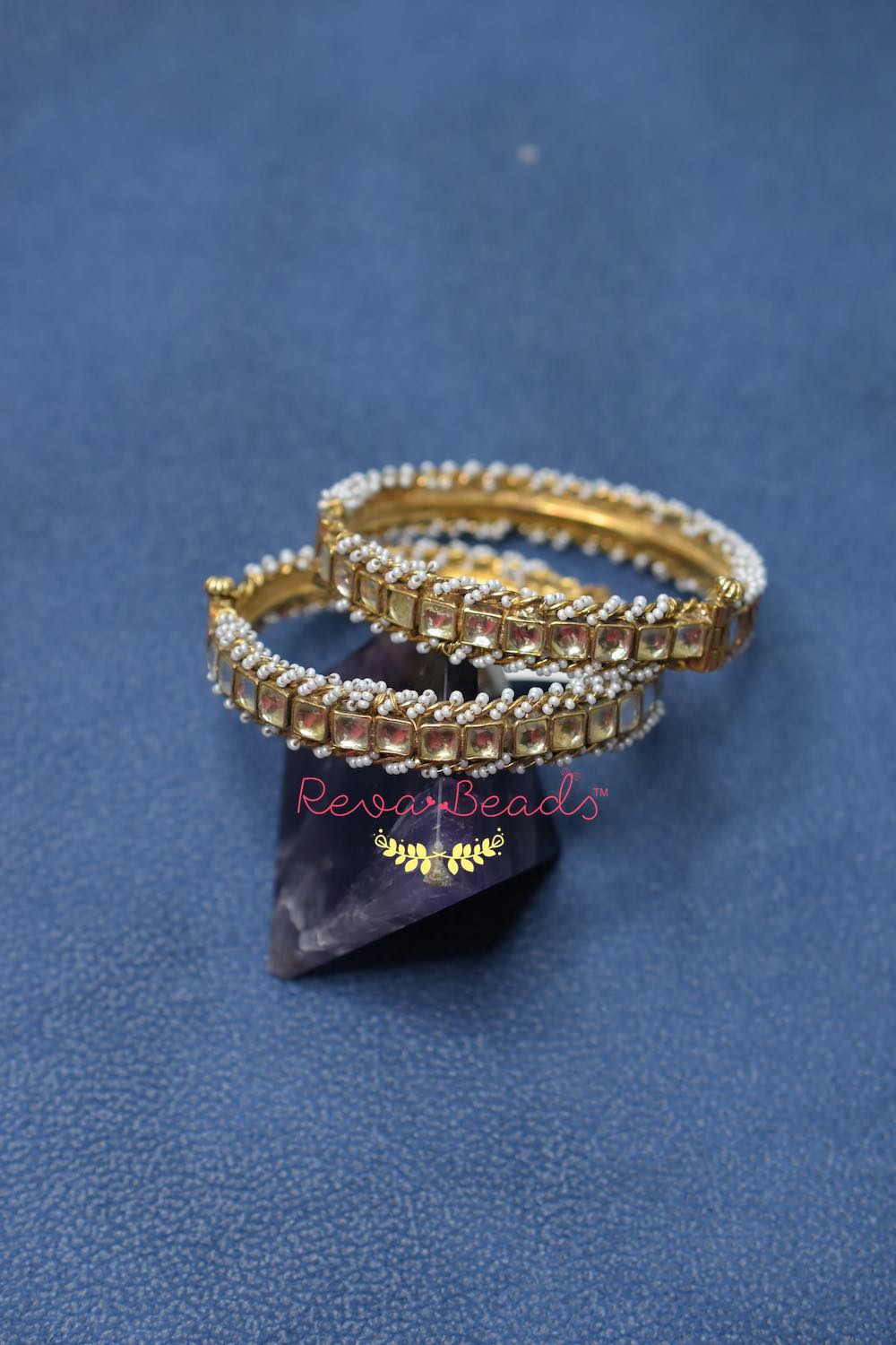 delicate kundan bangle