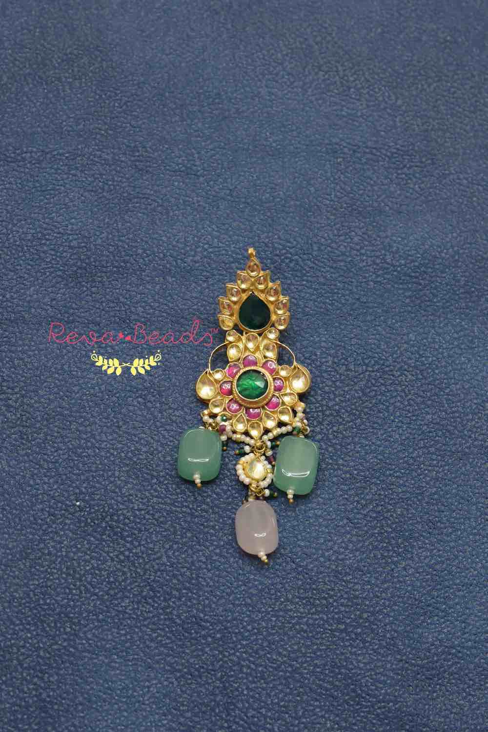 delicate kundan necklace