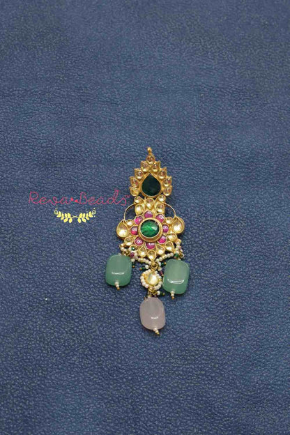 delicate kundan necklace