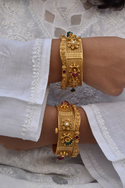 gold kada