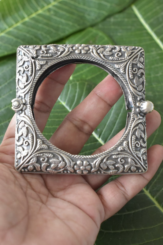 square oxidised kada