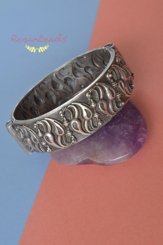 carving silver bangle